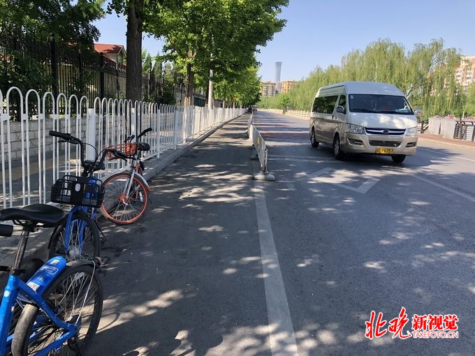 龍?zhí)豆珗@東門(mén)外已經(jīng)加裝護(hù)欄