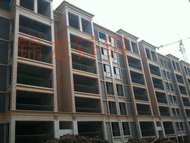 常德市澧縣小區(qū)黑色鋅鋼陽臺(tái)護(hù)欄客戶應(yīng)用案例