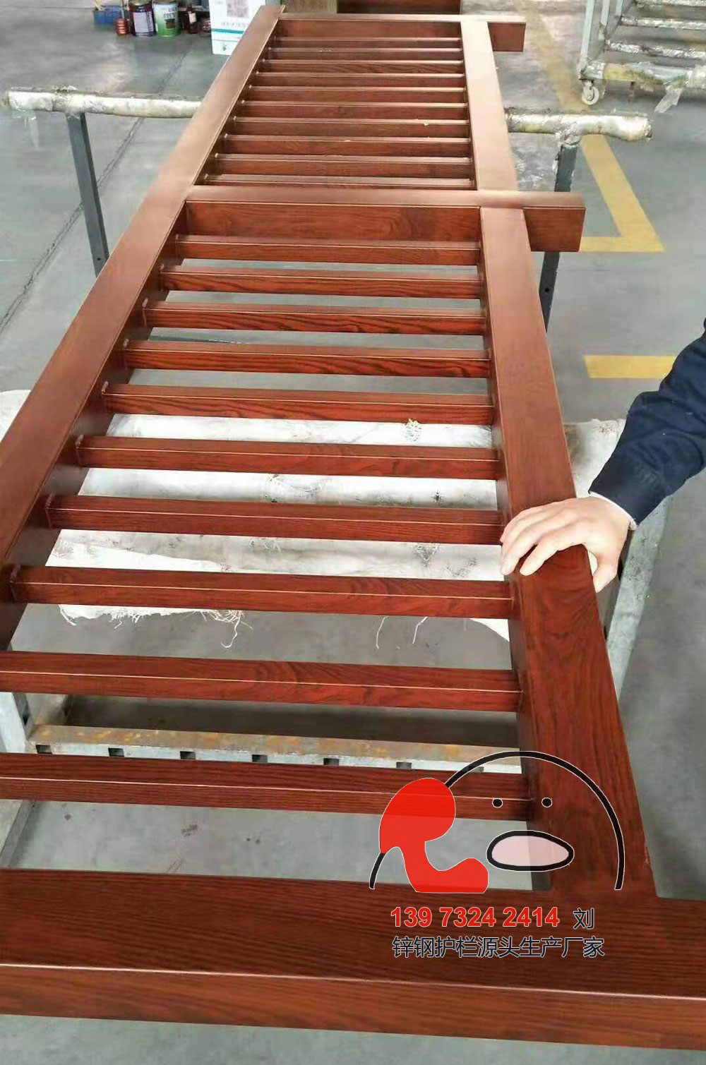鋅鋼護(hù)欄廠家談愛國